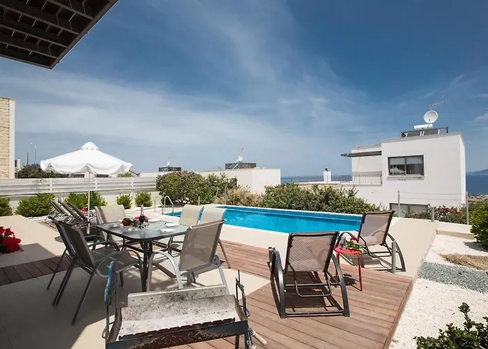 Latchi Esprit Ev23 By Interhome