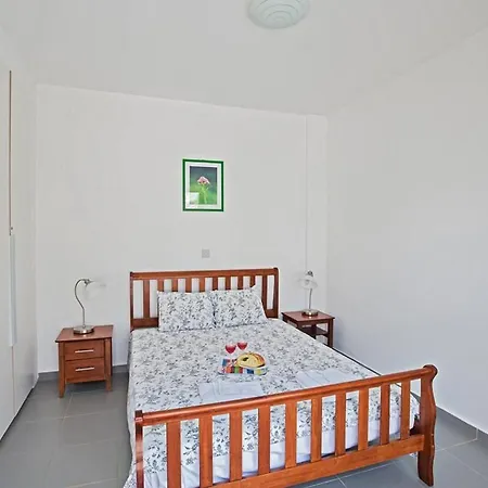 Latchi Esprit Ev23 By Interhome