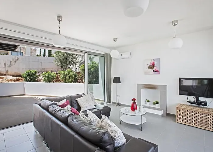 Latchi Esprit Ev23 By Interhome